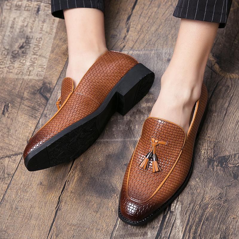 Chaussures en cuir à glissement pointu pour homme