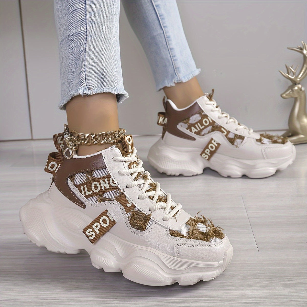Baskets montantes tendance, décontractées avec pompons, semelle légère en EVA